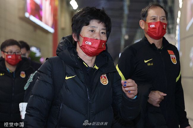 叶子野外勾搭农民工啪啪
